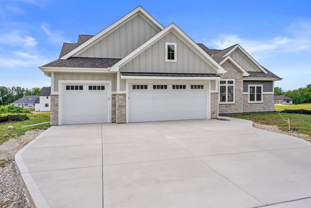 N66W20955 Sweet Clover DRIVE, Menomonee Falls, WI 53051