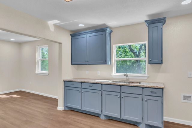 2502 W Grand Avenue, Marshall, TX 75670