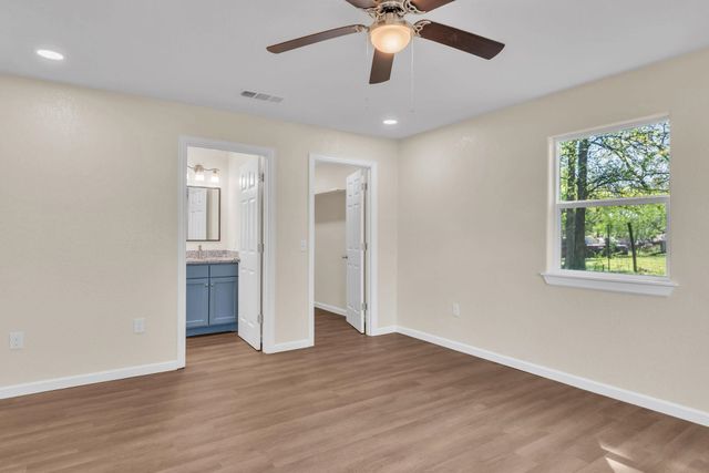 2502 W Grand Avenue, Marshall, TX 75670