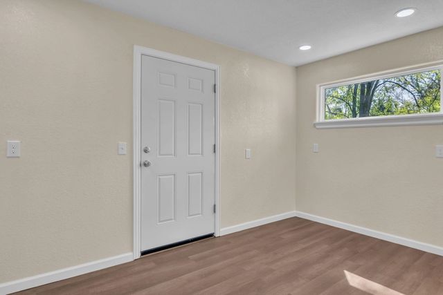 2502 W Grand Avenue, Marshall, TX 75670