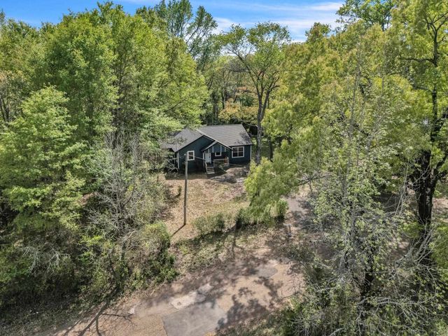 2502 W Grand Avenue, Marshall, TX 75670