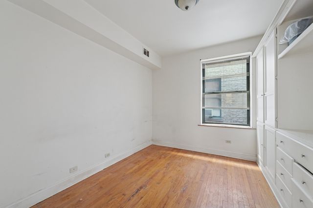 7209 S Yates Boulevard 2B, Chicago, IL 60649