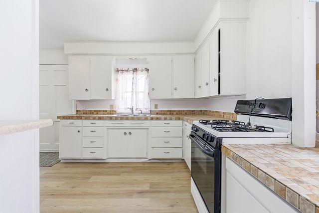 604 S Rainier St., Kennewick, WA 99336