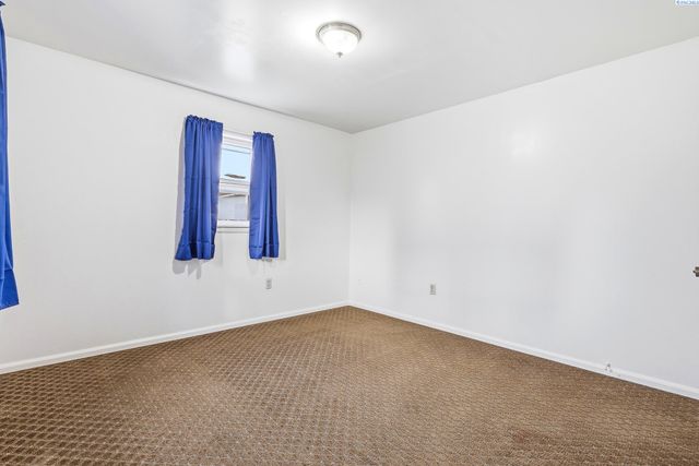 604 S Rainier St., Kennewick, WA 99336