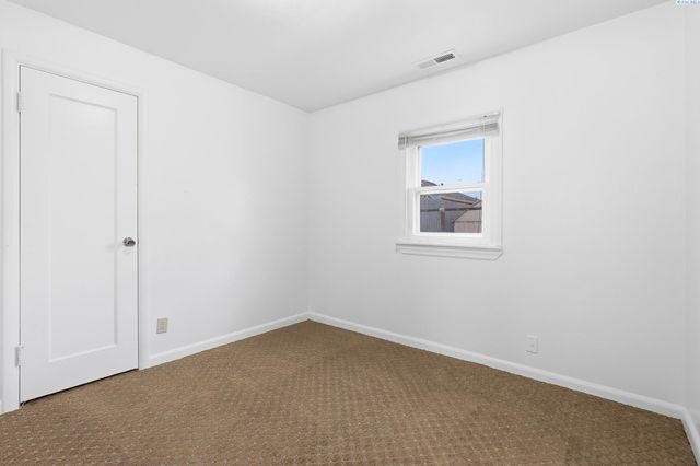 604 S Rainier St., Kennewick, WA 99336