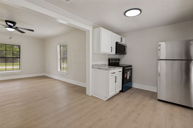 806 E Brin Street, Terrell, TX 75160
