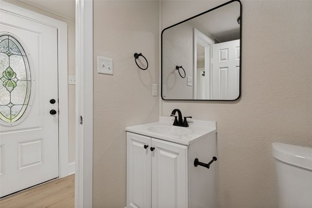 806 E Brin Street, Terrell, TX 75160