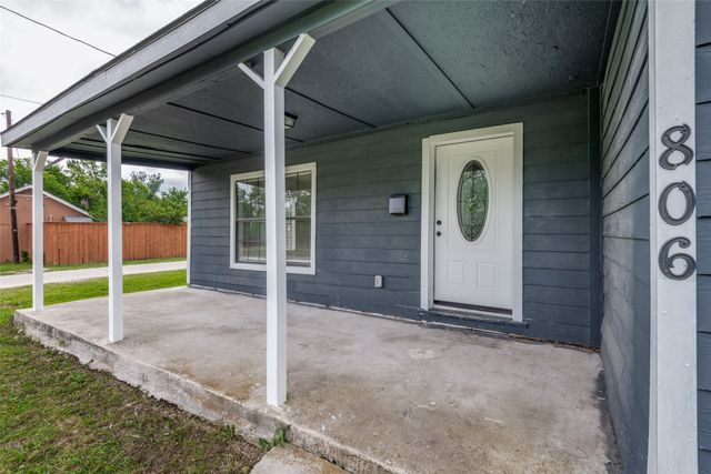 806 E Brin Street, Terrell, TX 75160
