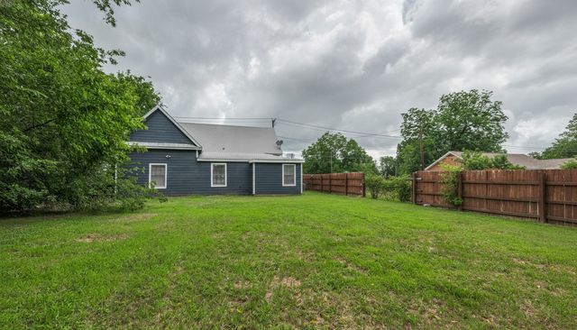 806 E Brin Street, Terrell, TX 75160