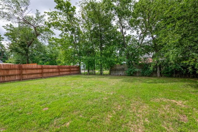 806 E Brin Street, Terrell, TX 75160