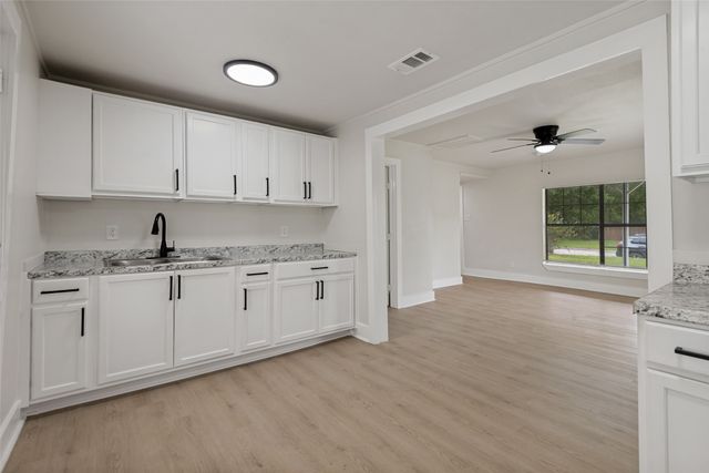 806 E Brin Street, Terrell, TX 75160