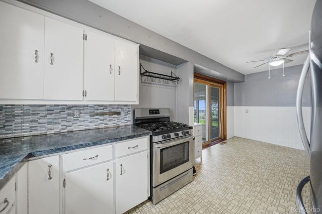 9293 Virginia Street, Livonia, MI 48150
