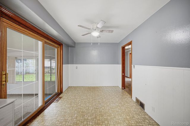9293 Virginia Street, Livonia, MI 48150