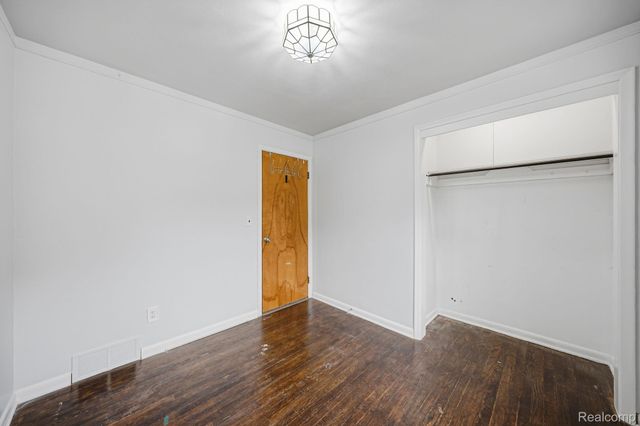 9293 Virginia Street, Livonia, MI 48150