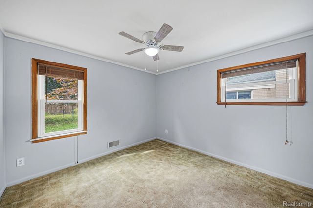 9293 Virginia Street, Livonia, MI 48150
