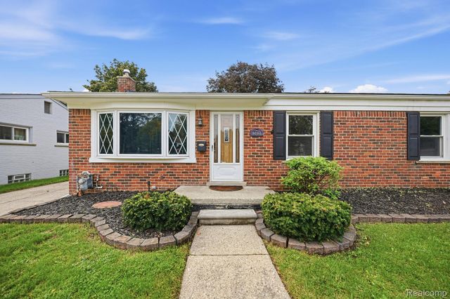 9293 Virginia Street, Livonia, MI 48150