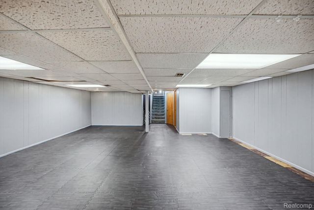9293 Virginia Street, Livonia, MI 48150