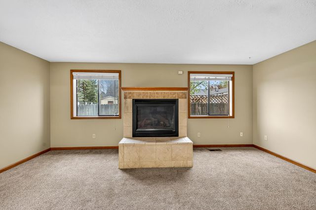 2747 SW 23rd Street, Redmond, OR 97756