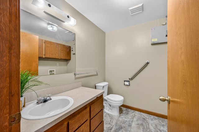 2747 SW 23rd Street, Redmond, OR 97756