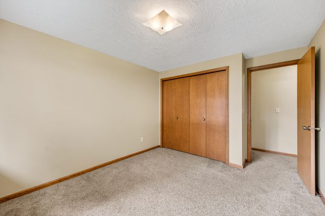 2747 SW 23rd Street, Redmond, OR 97756