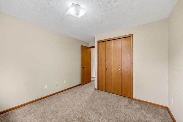 2747 SW 23rd Street, Redmond, OR 97756