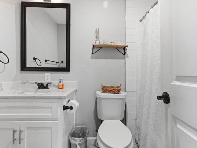 1110 W Clarendon Drive, Dallas, TX 75208