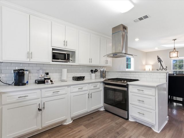 1110 W Clarendon Drive, Dallas, TX 75208