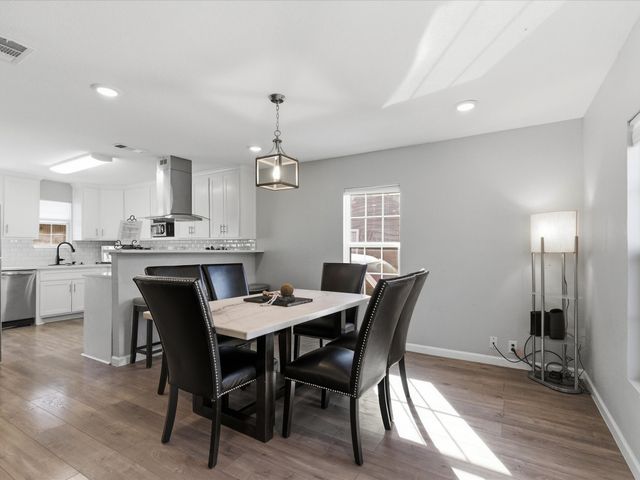 1110 W Clarendon Drive, Dallas, TX 75208