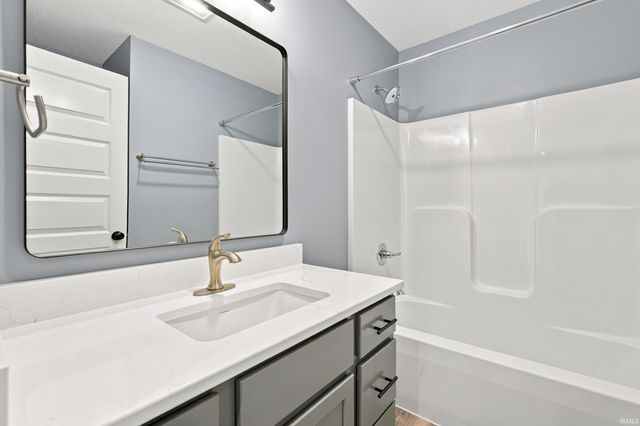 10827 Kathy Drive, Fort Wayne, IN 46835