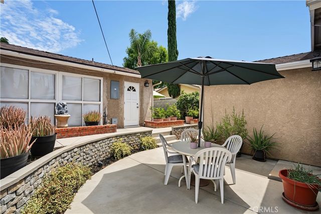 7921 Fallbrook, West Hills, CA 91304