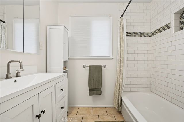 7921 Fallbrook, West Hills, CA 91304