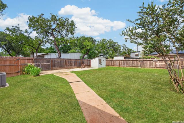 203 & 209 Greenlawn, Pleasanton, TX 78064
