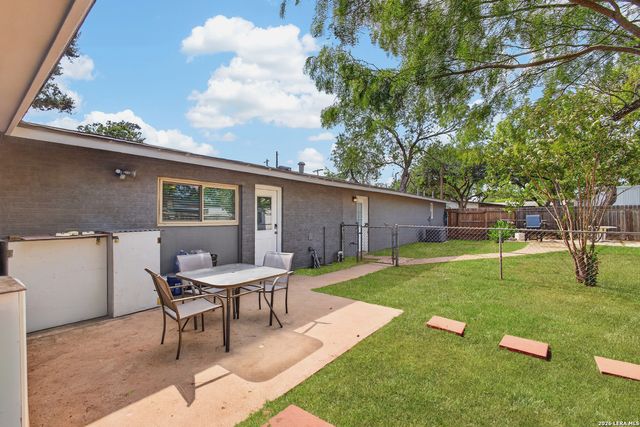 203 & 209 Greenlawn, Pleasanton, TX 78064