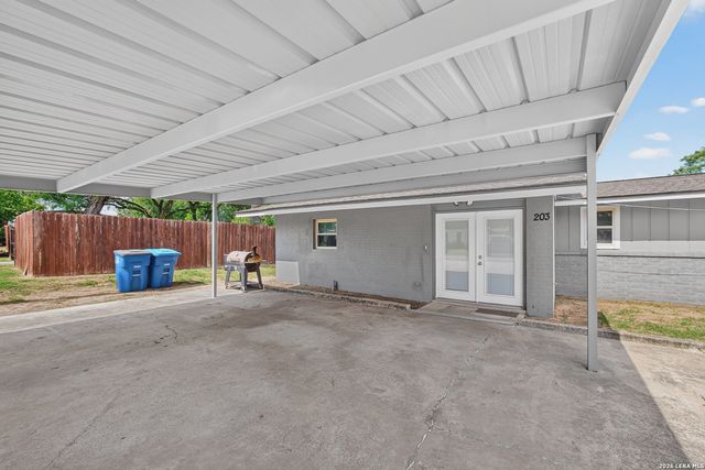 203 & 209 Greenlawn, Pleasanton, TX 78064