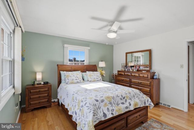 17601 MEADOWOOD DR, Hagerstown, MD 21740