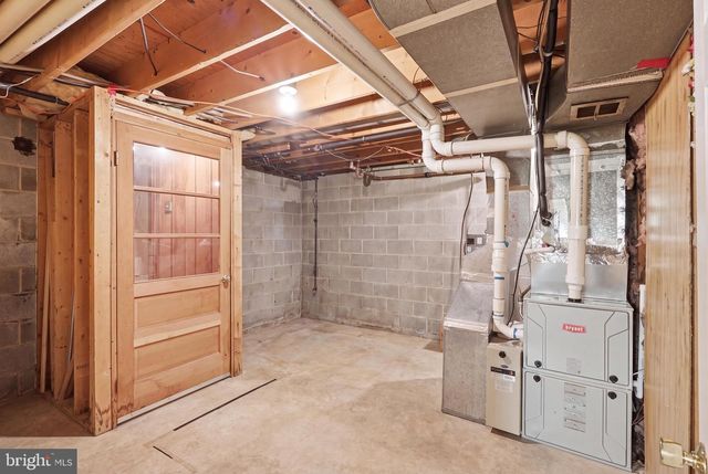 17601 MEADOWOOD DR, Hagerstown, MD 21740