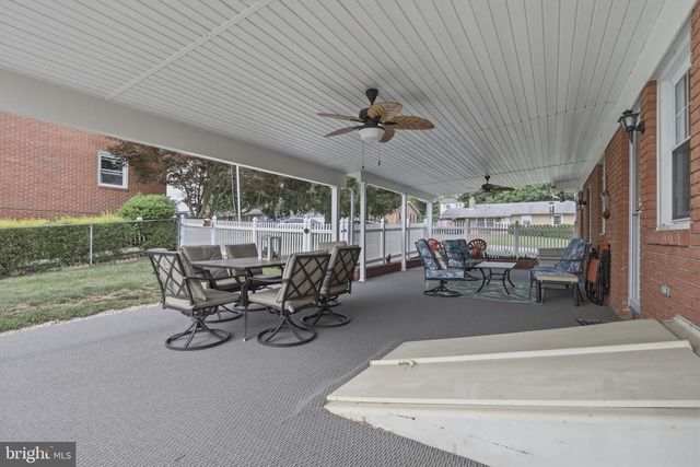 17601 MEADOWOOD DR, Hagerstown, MD 21740