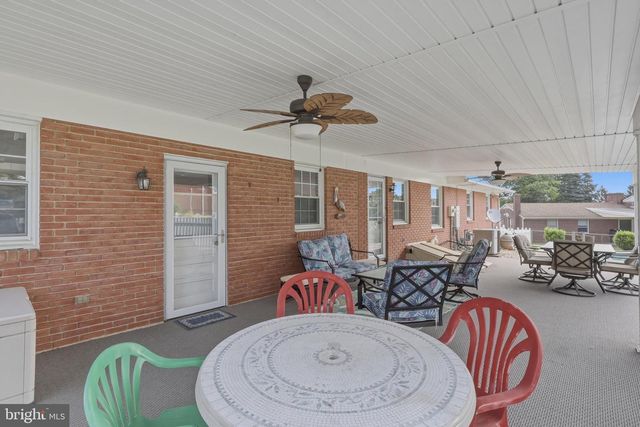 17601 MEADOWOOD DR, Hagerstown, MD 21740