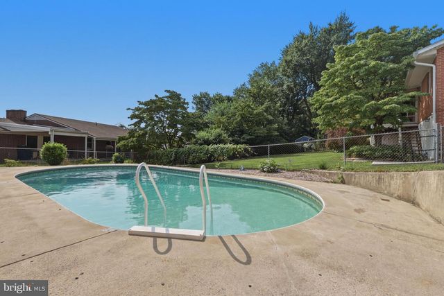 17601 MEADOWOOD DR, Hagerstown, MD 21740