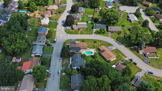 17601 MEADOWOOD DR, Hagerstown, MD 21740
