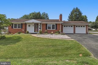 17601 MEADOWOOD DR, Hagerstown, MD 21740