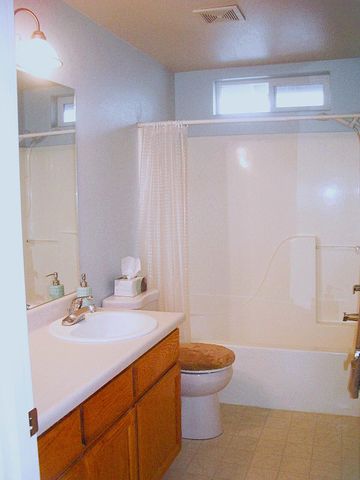 1721 SE Brookhurst Way, Grants Pass, OR 97527