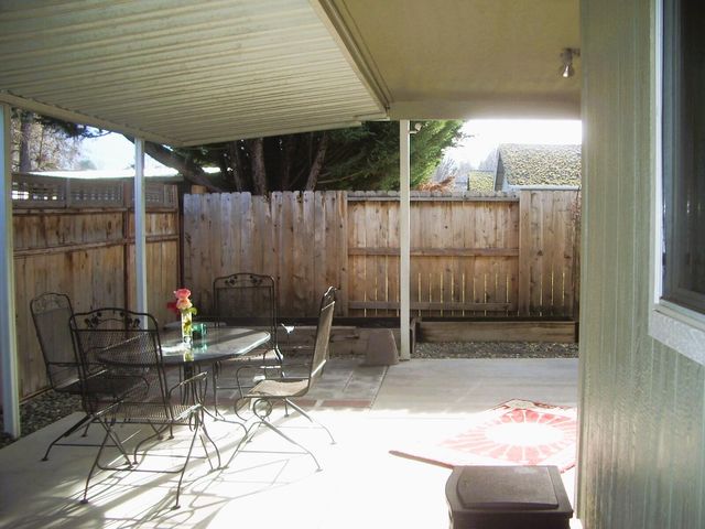 1721 SE Brookhurst Way, Grants Pass, OR 97527