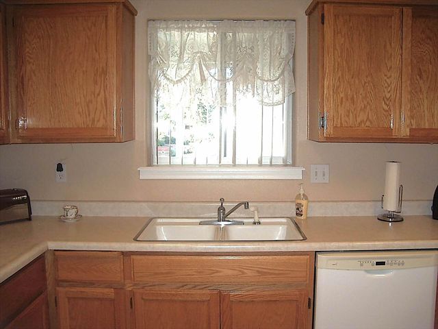 1721 SE Brookhurst Way, Grants Pass, OR 97527