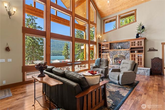 17294 North Shore Drive, Leavenworth, WA 98826