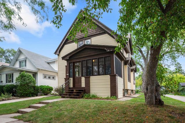 2134 S 84th STREET, West Allis, WI 53227