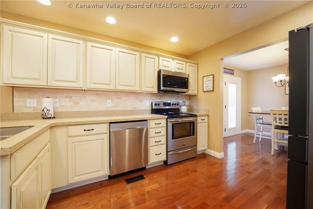 74 Hosanna Way, Winfield, WV 25213