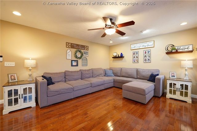 74 Hosanna Way, Winfield, WV 25213