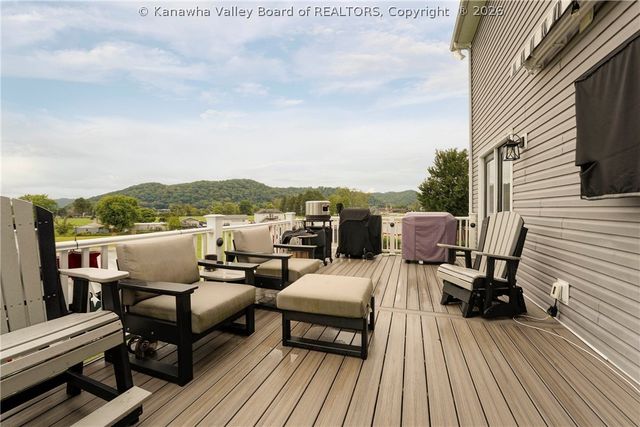 74 Hosanna Way, Winfield, WV 25213