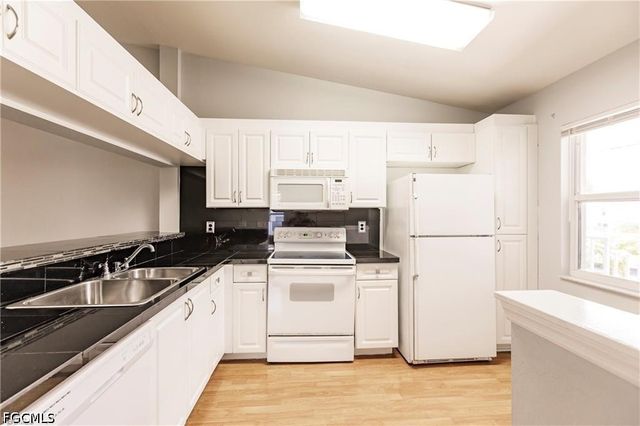 14503 Lakewood Trace CT 201, Fort Myers, FL 33919
